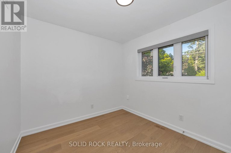 28414092/1229-erindale-drive/copeland-park/ottawa/ontario/K2C2G2_17