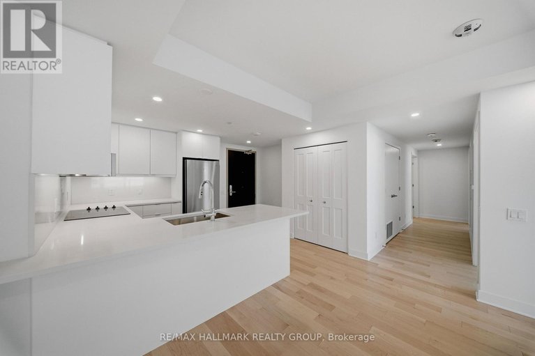 29589401/1703-180-george-street/lower-townbyward-market/ottawa/ontario/K1N0G8_12