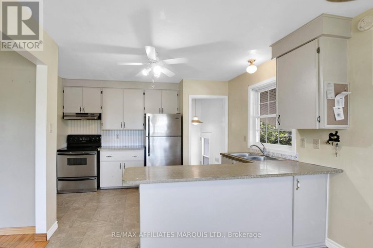 28820008/20334-third-st-gv-street/south-glengarry-charlottenburgh-twp/south-glengarry/ontario/K0C1L0_9