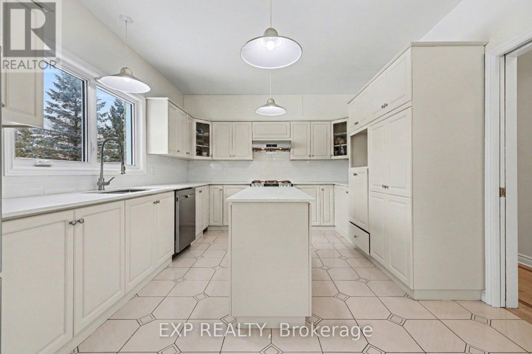 29425295/5749-knights-drive/manotick-east-to-manotick-station/ottawa/ontario/K4M1K2_11