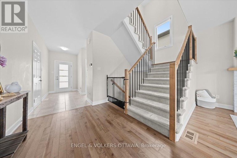 29402076/624-geneva-crescent/embrun/russell/ontario/K0A1W0_22