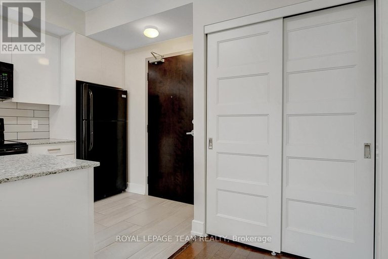 29471841/201-2785-baseline-road/redwood-park/ottawa/ontario/K2H0B7_6