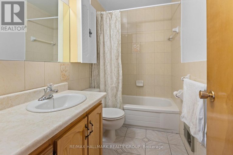 29615585/1310-ferguson-street/bel-air-heights/ottawa/ontario/K2C2K4_9