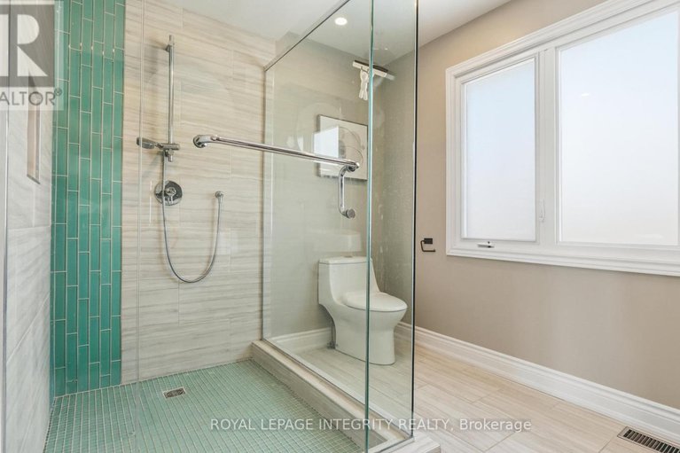 29316968/1055-plante-drive/hunt-clubwestern-community/ottawa/ontario/K1V9E5_32