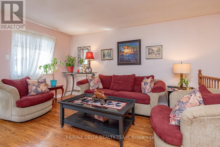 29649021/892-beauchamp-avenue/hiawatha-parkconvent-glen/ottawa/ontario/K1C3A7_8