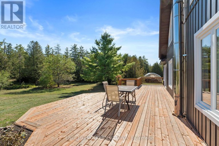 28882323/4682-beckwith-boundary-road/rideau-twp-south-to-roger-stevens-drive/ottawa/ontario/K0A1B0_9