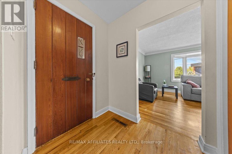 28777178/1490-laperriere-avenue/carlington/ottawa/ontario/K1Z7S9_4