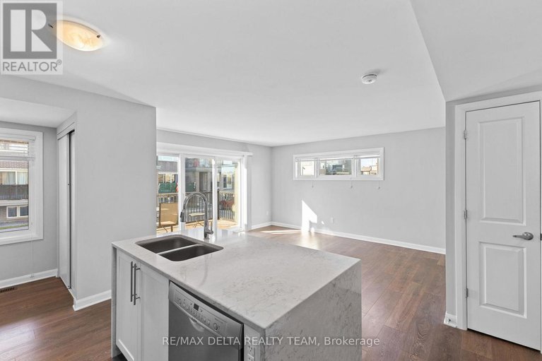 29442240/a-706-amberwing-private/avalon-west/ottawa/ontario/K4A5H5_14