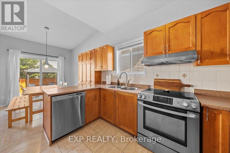 28638637/60-golders-green-lane/longfields/ottawa/ontario/K2J5G2_23