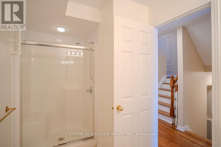 29137648/4-schoolhouse-private/lindenlea/ottawa/ontario/K1M2J5_29