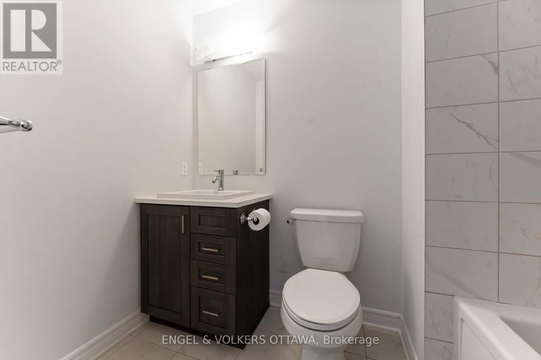 29006127/781-cairn-crescent/mer-bleuebradley-estatesanderson-park/ottawa/ontario/K1W0P7_31