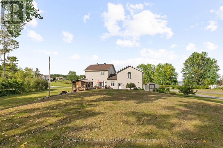 28818165/115-pigeon-street/town-of-rockland/clarence-rockland/ontario/K4K1J8_46