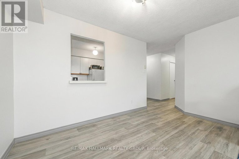 29437615/1009-1025-grenon-avenue/fairfield-heights/ottawa/ontario/K2B8S5_12