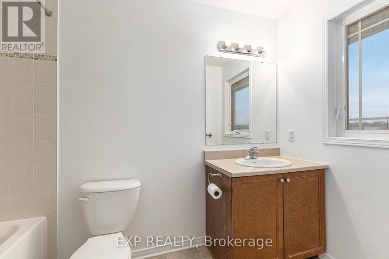 29081107/526-pepperville-crescent/emerald-meadowstrailwest/ottawa/ontario/K2M0E5_13