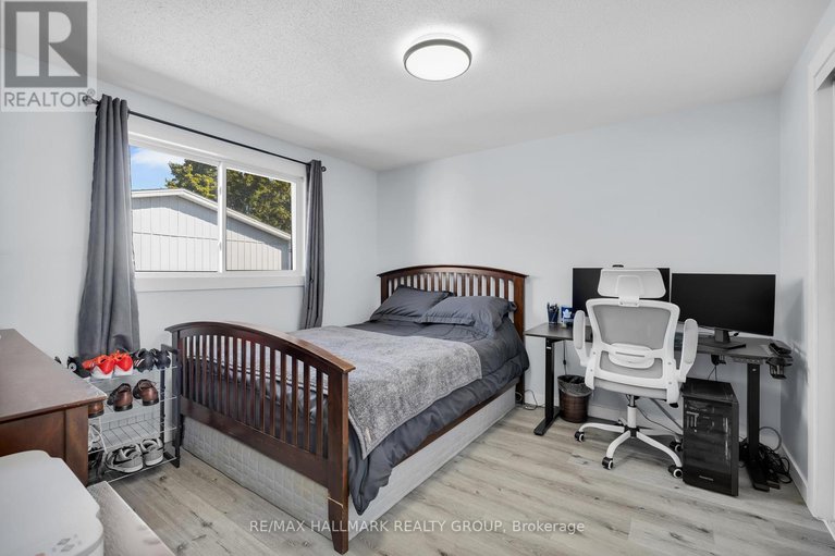 28895852/d-1520-beaverpond-drive/pineview/ottawa/ontario/K1B3R9_22