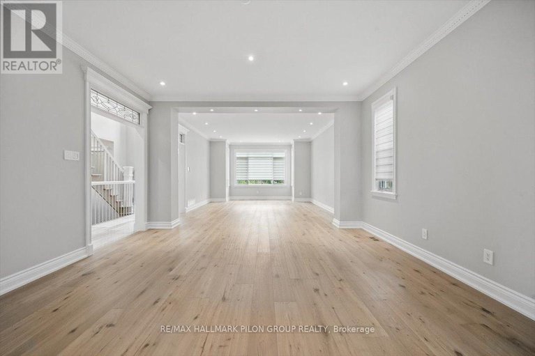 28463526/6373-radisson-way/hiawatha-parkconvent-glen/ottawa/ontario/K1C2Z9_19