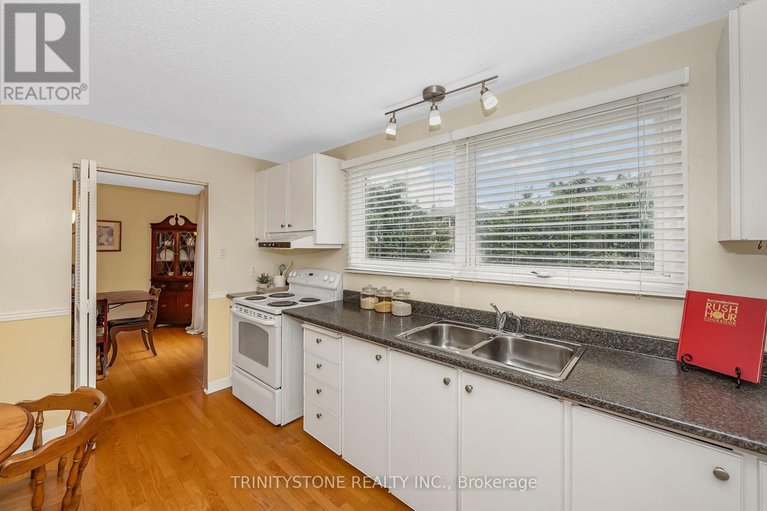 28500513/7-pulford-crescent/bayshore/ottawa/ontario/K2B6L6_15
