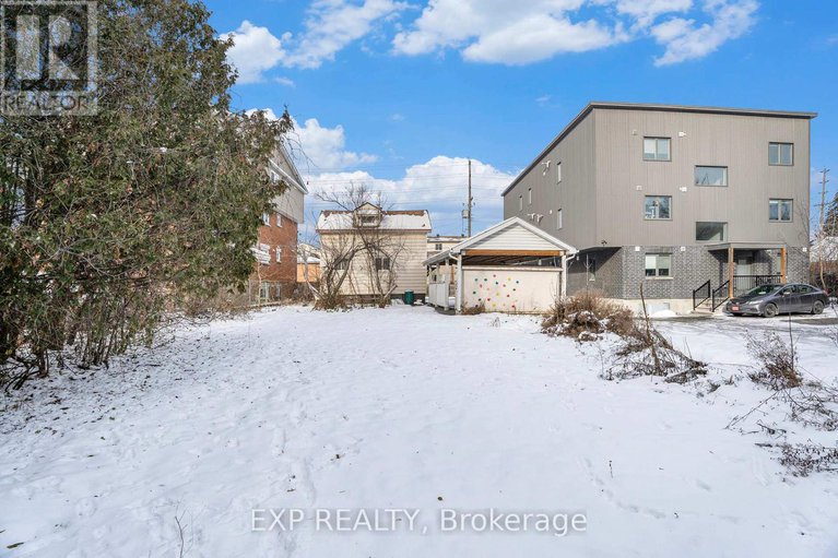 29138987/280-presland-road/overbrookcastle-heights/ottawa/ontario/K1K2B8_13