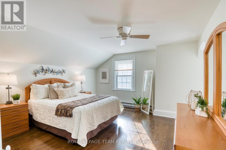 28888820/48-mill-street/almonte/ontario/K0A1A0_21