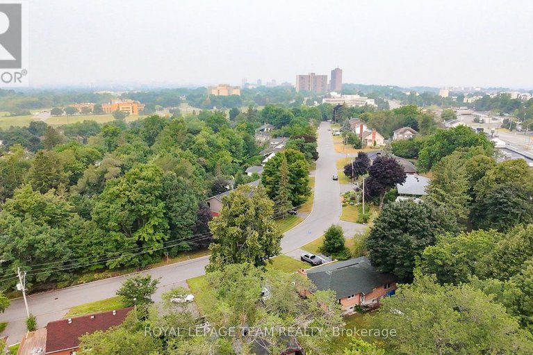 28718200/1120-chimney-hill-way/beacon-hill-south/ottawa/ontario/K1J8Z6_30