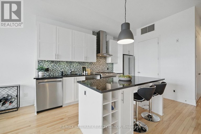 28613045/ph7-808-bronson-avenue/dows-lake/ottawa/ontario/K1S5A4_11