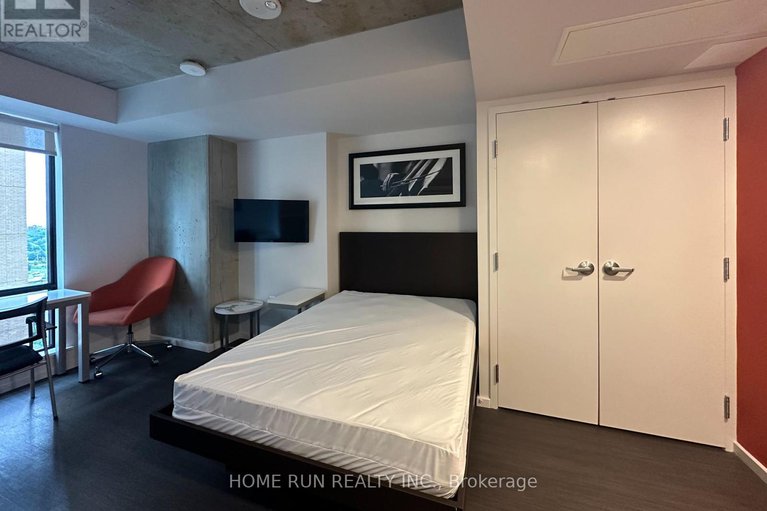 28418657/1911-105-champagne-avenue/west-centre-town/ottawa/ontario/K1S5E5_16