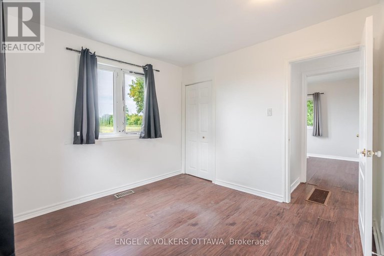 28821514/7321-snake-island-road/osgoode-twp-north-of-reg-rd-6/ottawa/ontario/K4P1N2_22