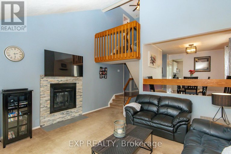 28588528/1576-st-georges-street/bilberry-creekqueenswood-heights/ottawa/ontario/K1E2M9_14