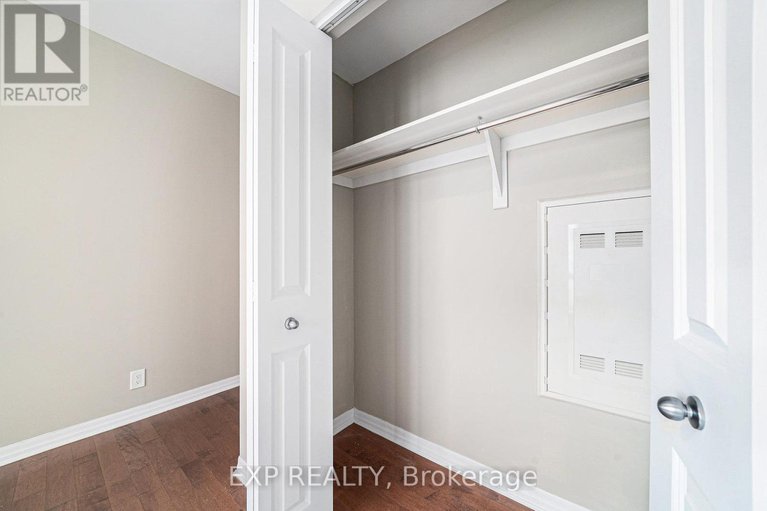 28885811/2509-242-rideau-street/sandy-hill/ottawa/ontario/K1N0B7_15