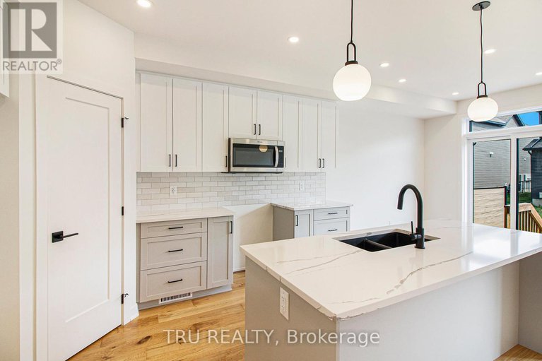 28831344/947-cologne-street/embrun/russell/ontario/K0A1W0_8