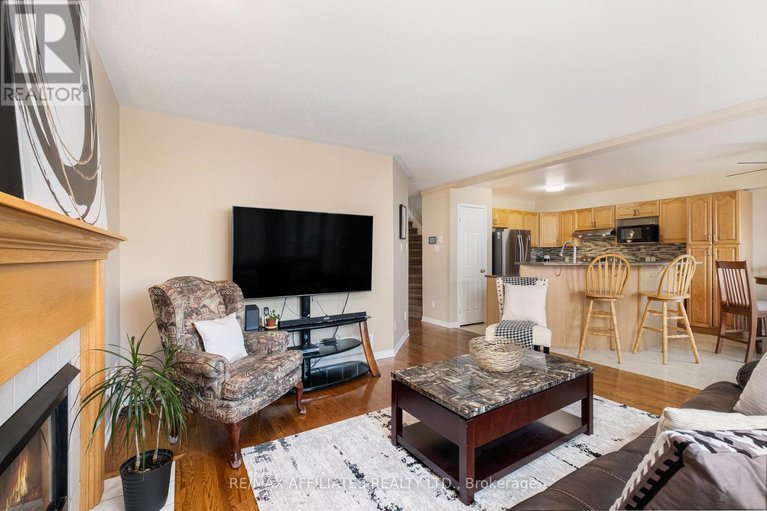 28302491/1545-senateurs-way/fallingbrookpineridge/ottawa/ontario/K4A4A2_15