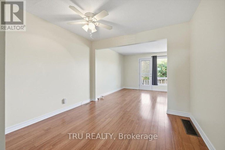 29105499/302-2290-cotters-crescent/windsor-park-village/ottawa/ontario/K1V8Y6_13