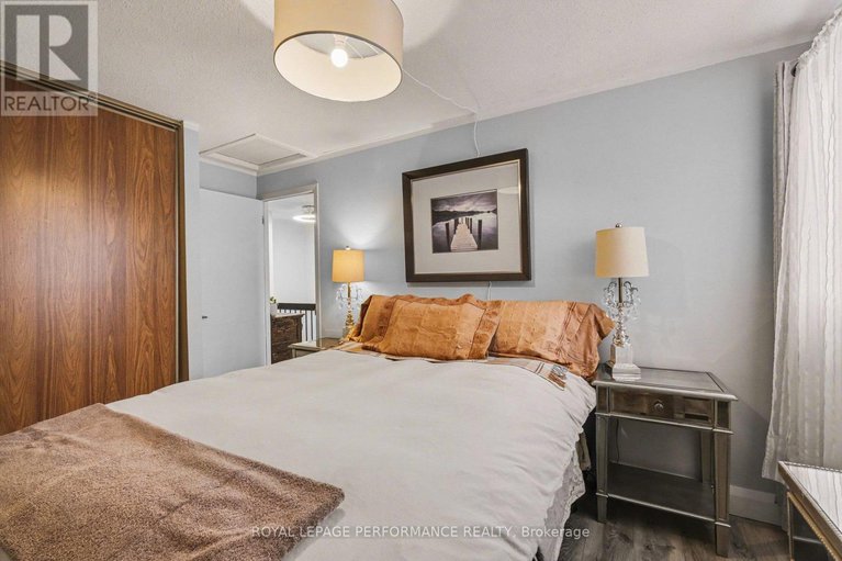 29377757/76-1722-lafrance-drive/queenswood-heights-south/ottawa/ontario/K1E2H2_21