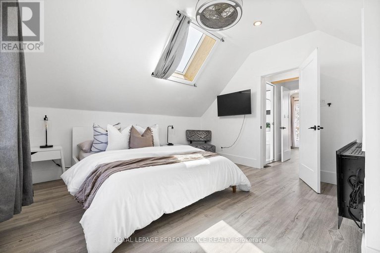 28811813/12-sherbrooke-avenue/hintonburg/ottawa/ontario/K1Y1R7_15