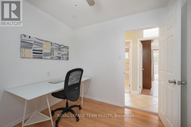 28365689/2765-quinn-road/emerald-woodssawmill-creek/ottawa/ontario/K1T3V4_17