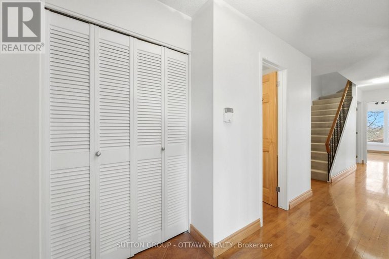 29633973/110-pigeon-terrace/hunt-clubwestern-community/ottawa/ontario/K1V9H7_6