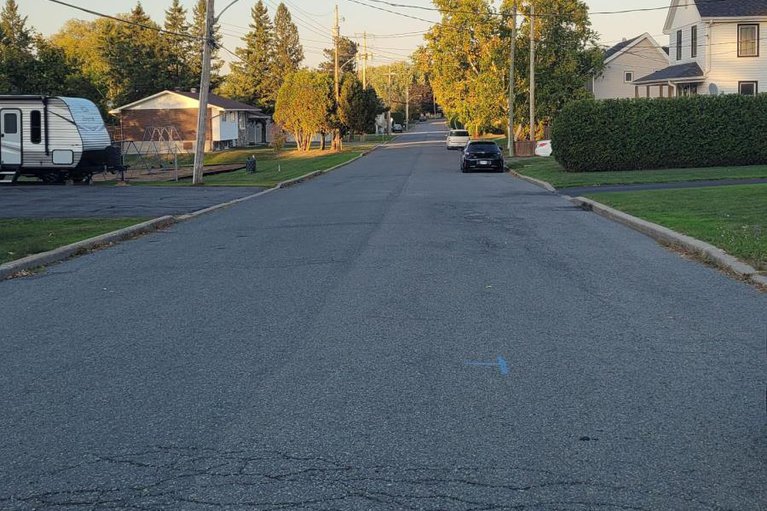 28932365/975-queen-street/lorignal/champlain/ontario/K0B1K0_28