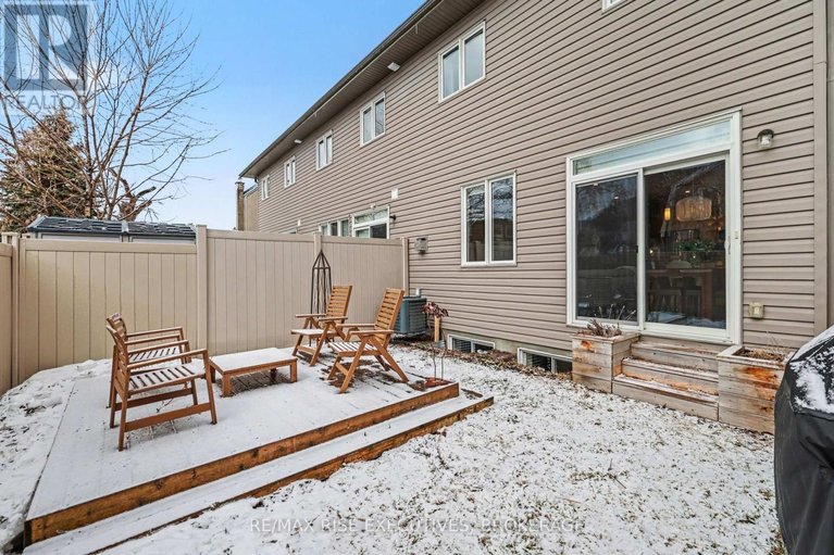 29475656/300c-richelieu-avenue/vanier/ottawa/ontario/K1L6K3_32