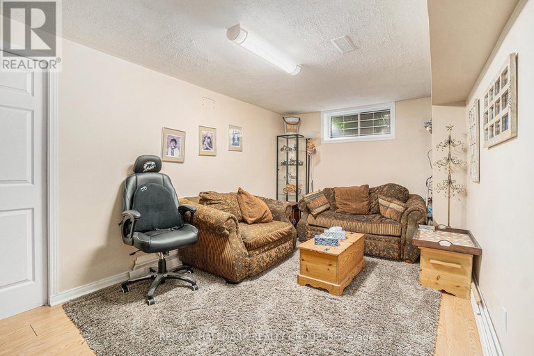 28497394/18-golders-green-lane/longfields/ottawa/ontario/K2J5C1_24
