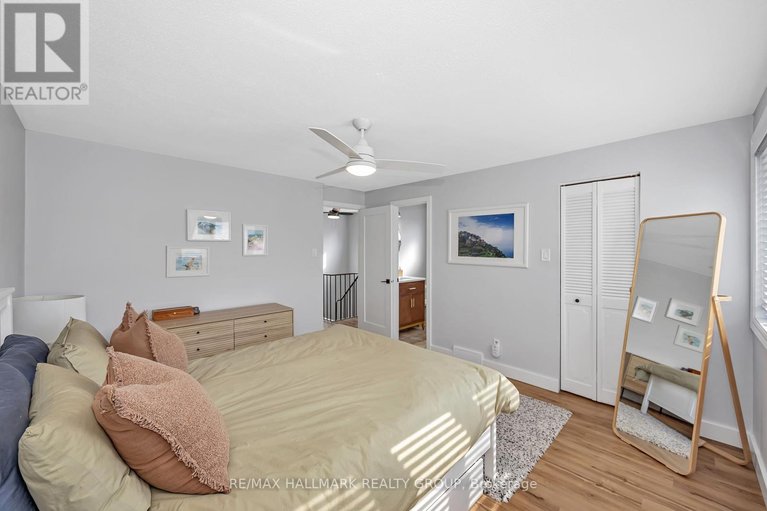 29586664/1059-avignon-court/orleans-wood/ottawa/ontario/K1C2N4_23