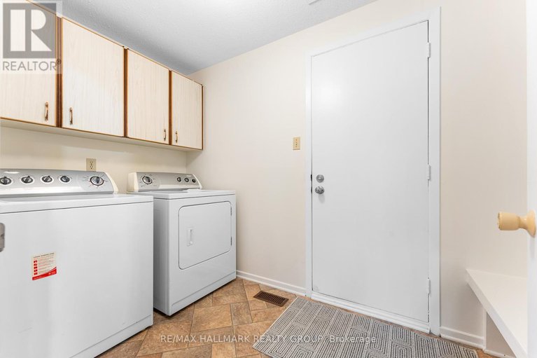 28978664/1075-avignon-court/orleans-wood/ottawa/ontario/K1C2N4_21
