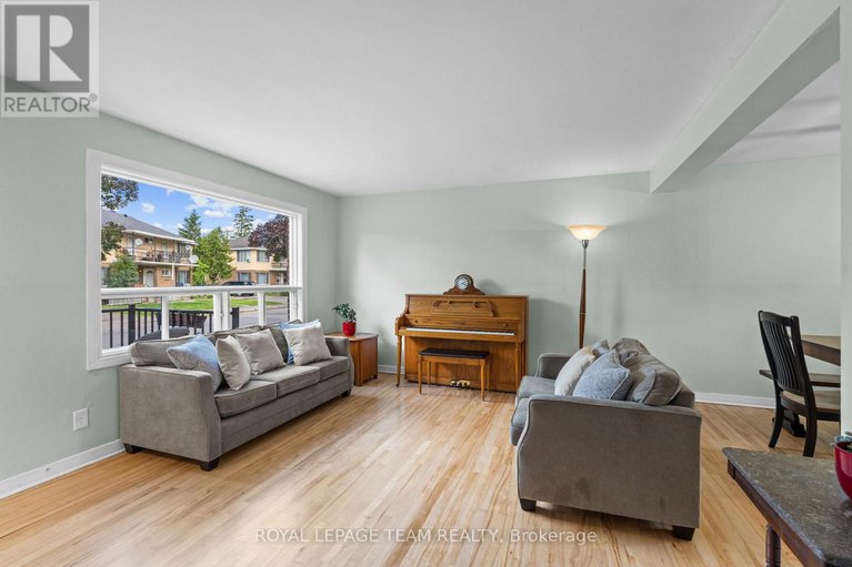 28651441/334-queen-mary-street/overbrookcastle-heights/ottawa/ontario/K1K1W9_7