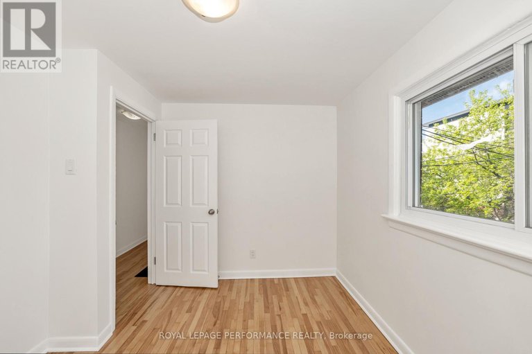 28502745/622-borthwick-avenue/castle-heightsrideau-high/ottawa/ontario/K1K2L9_31