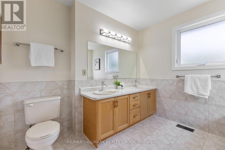 28518231/19-notman-way/hunt-club-park/ottawa/ontario/K1G4P6_22