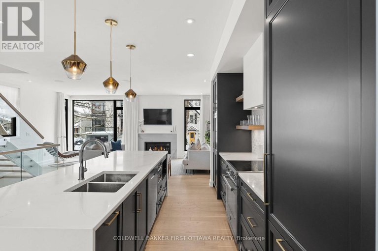 29377970/524-edison-avenue/mckellarhighland/ottawa/ontario/K2A1V1_13