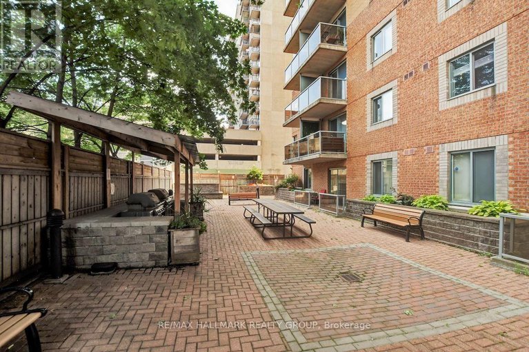 28940171/802-429-somerset-street-w/ottawa-centre/ottawa/ontario/K2P2P5_26