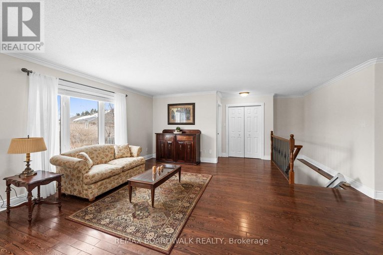 29430722/110-templeton-court/kemptville/north-grenville/ontario/K0G1J0_6