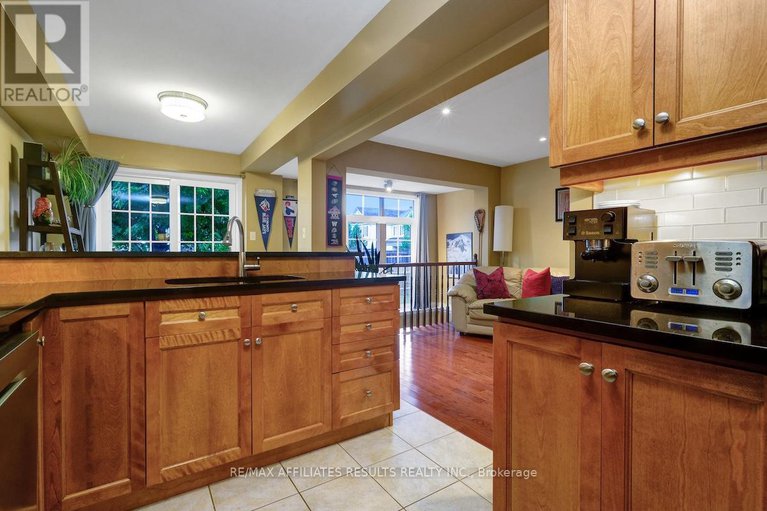 28577158/310-silbrass-private/stonebridge/ottawa/ontario/K2J5M5_13