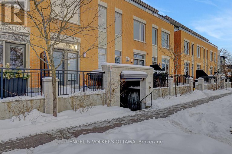 29300834/449-edison-avenue/mckellarhighland/ottawa/ontario/K2A1S5_1