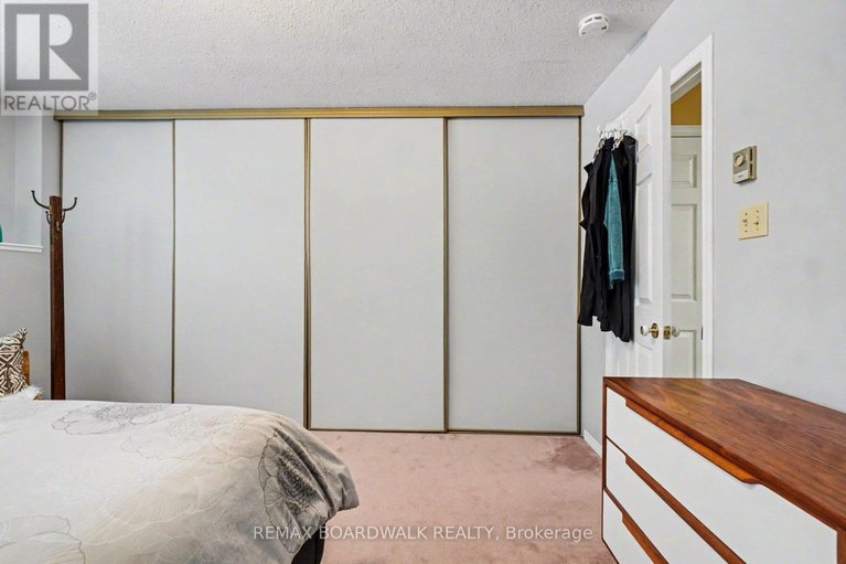 29578406/5-briston-private/hunt-club-park/ottawa/ontario/K1G5P6_19